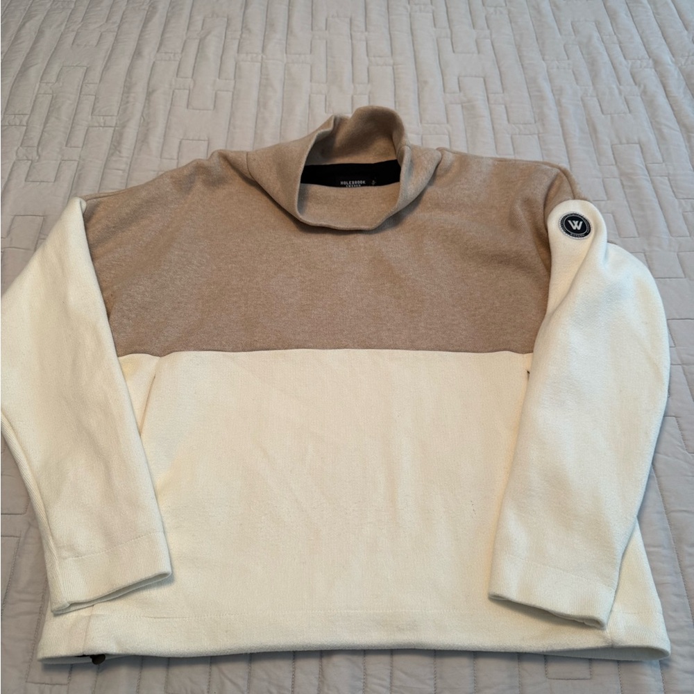 HOLEBROOK Two-Tone Turtleneck Sweater